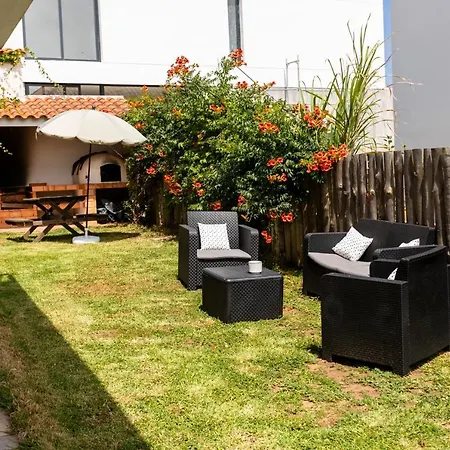 Alaia Surflodge Hotell *