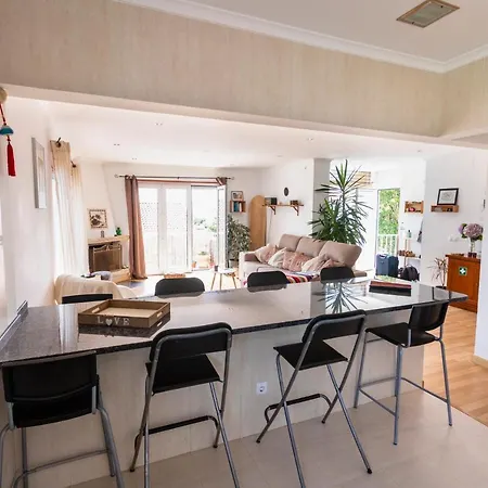 Hotell Alaia Surflodge