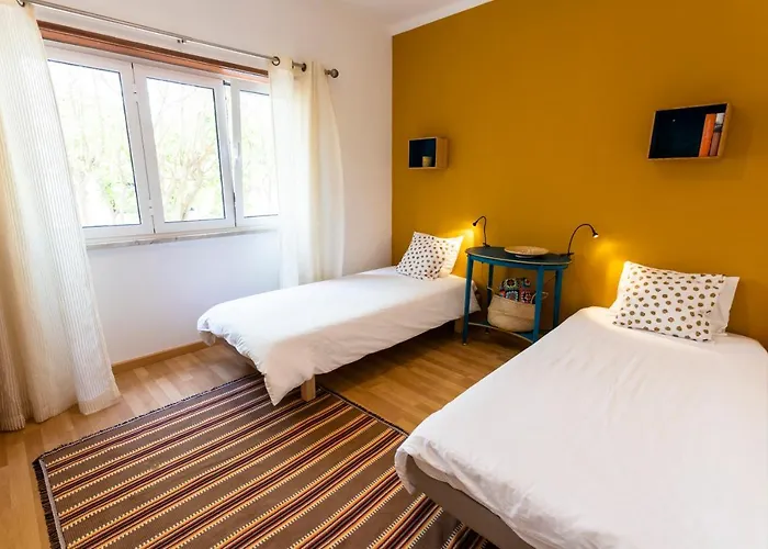 Alaia Surflodge מלון *